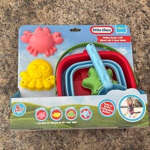 Folding Bucket with Shovel and Sand Molds New 12m+